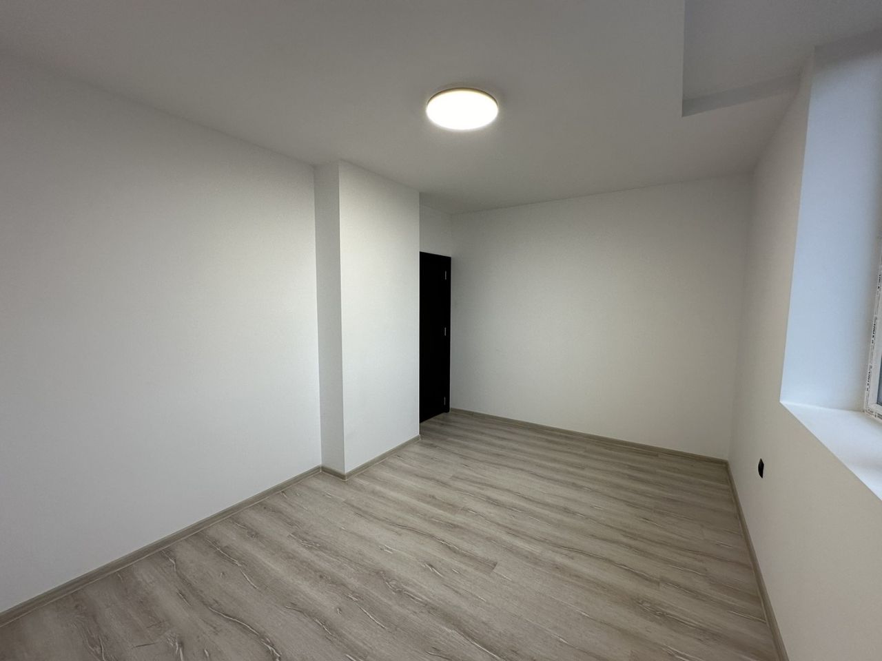 Продава се Тристаен апартамент в Велико Търново, Център - 92 кв.м за 787 €/кв.м - Снимка #6