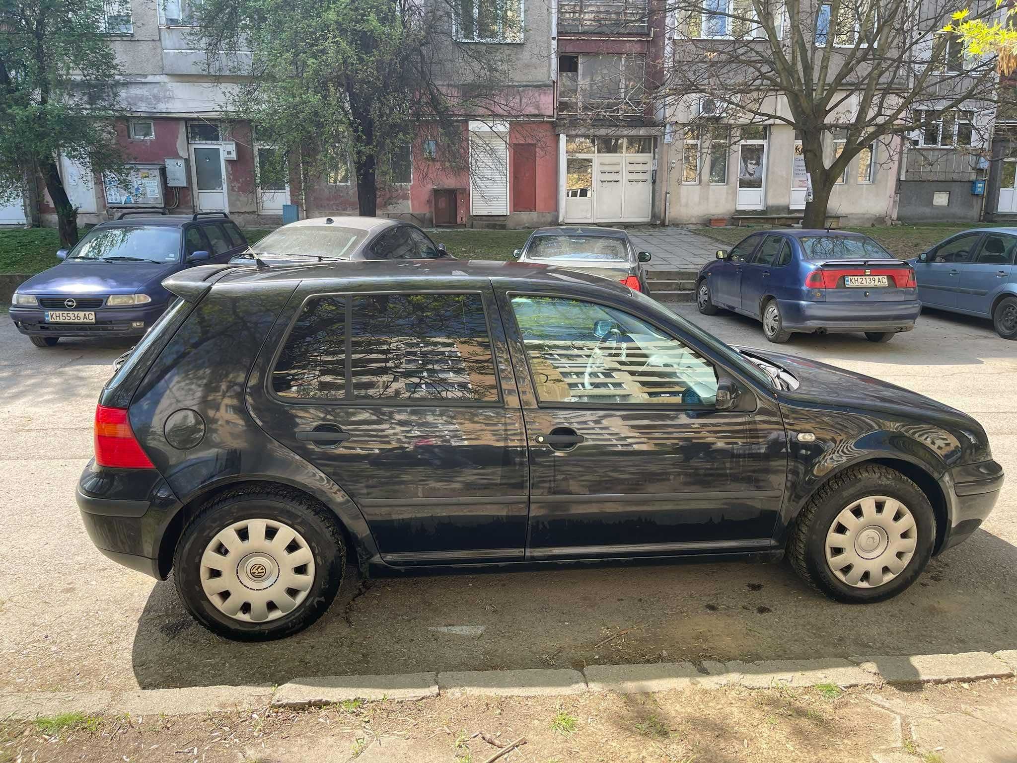 Продавам VW Golf 4 – 1.9 TDI - черен металик