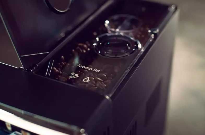 Кафеавтомат Saeco PicoBaristo Deluxe Гарафа за мляко, 13 варианта кафе