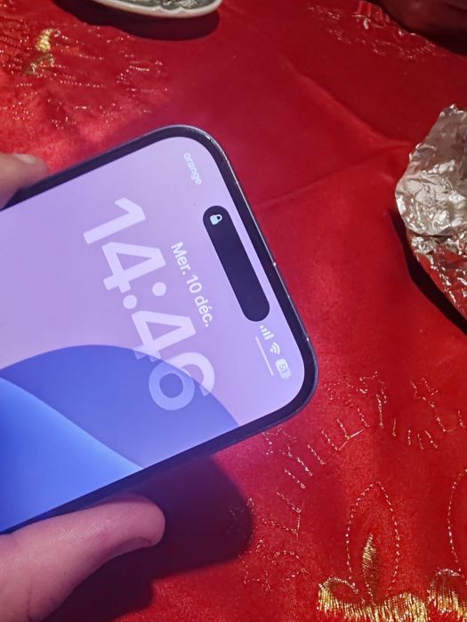 Iphone 16 très bon état