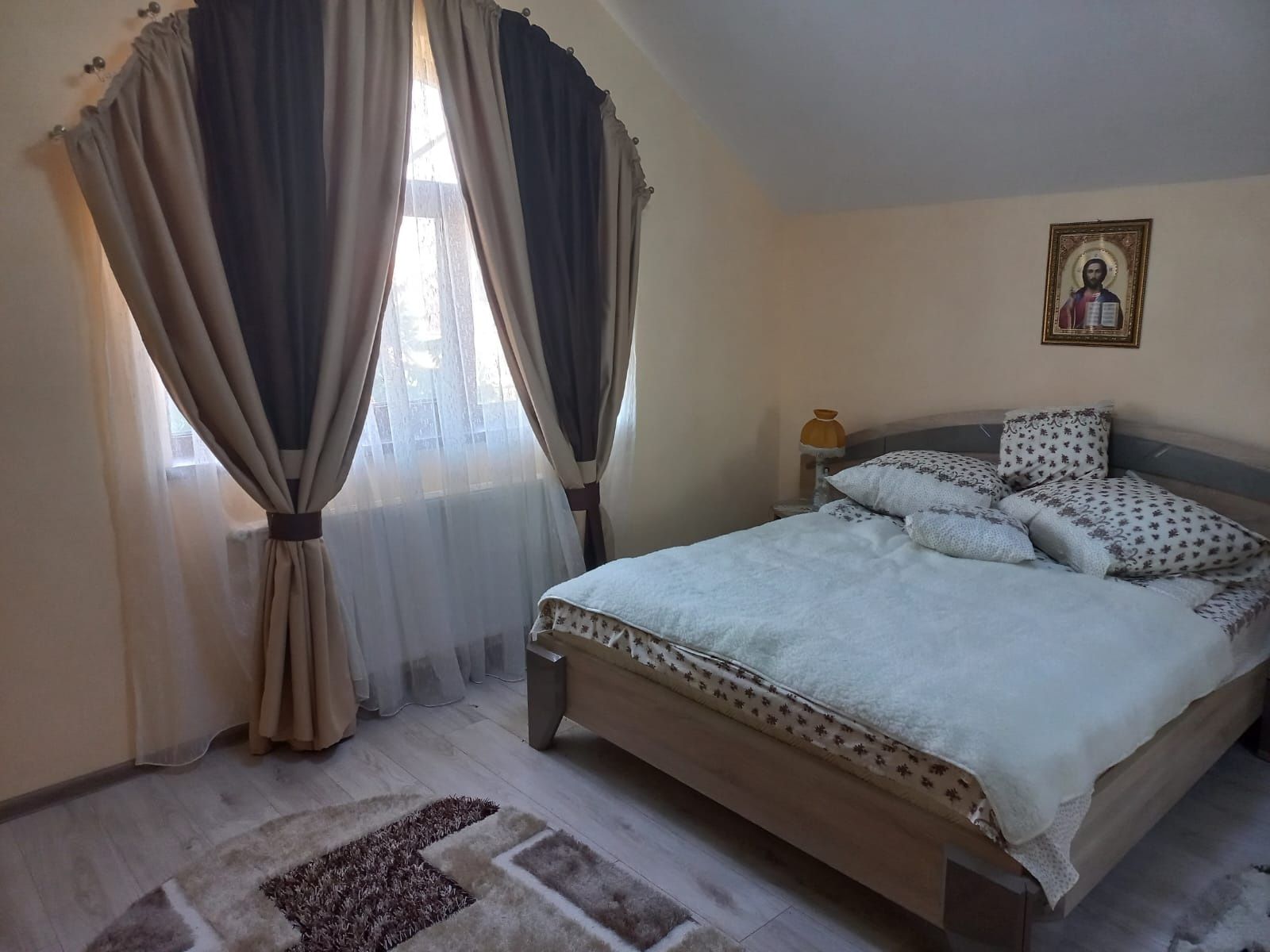 Casa de închiriat Fântânele 10 minute de Arad