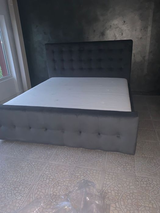 Pauri dormitor  noi tapitate, rabatabile cu lada de depozitare