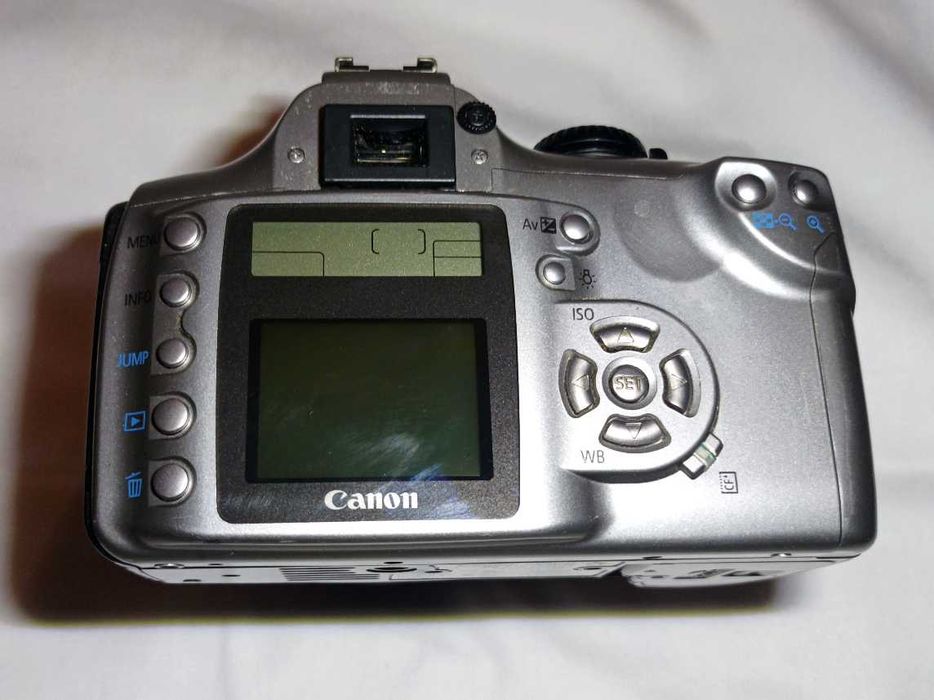 Фотоапарат Canon 300d с обектив 18-55