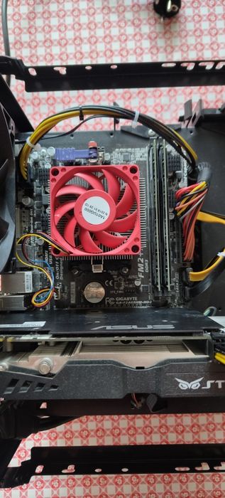 Продавам компютър и монитор AMD 860K / 8GB RAM/ NVIDIA GTX 960