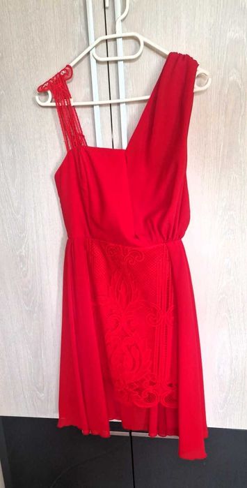 Rochie eleganta, de ocazie,/eveniment cu trena din dantela si voal