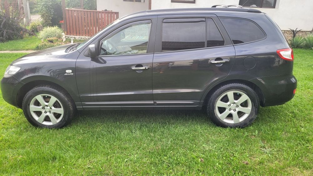 Vând Hyundai santa fe