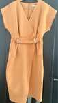 Rochie eleganta, numarul 40, culoarea galben mustar, fara imperfectiu