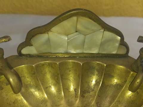 Scrumiera din bronz inbracata cu piatra onix