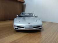 Machetă 1:18 Chevrolet Corvette 1997.