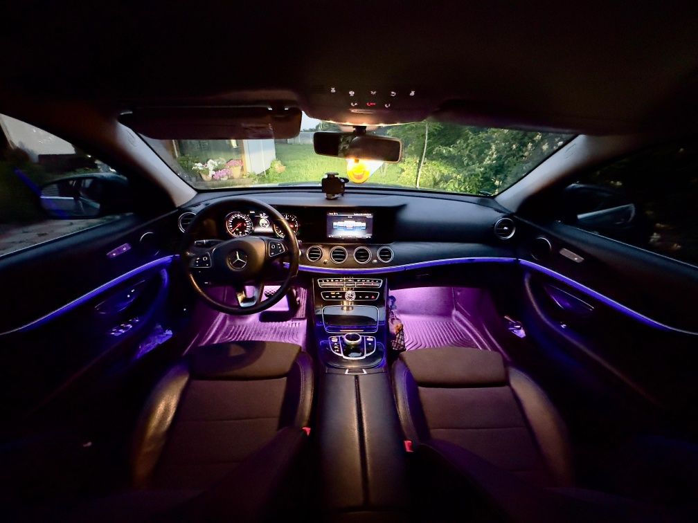 Mercedes-Benz E200