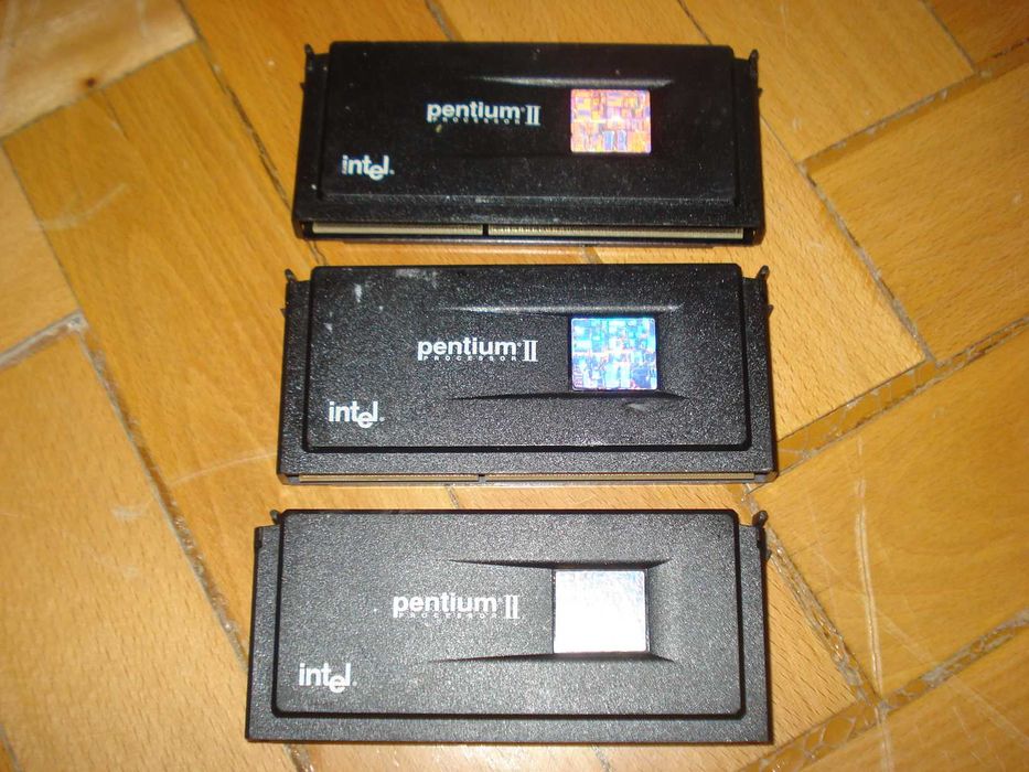 procesor retro vintage colectie intel pentium 2 350 mhz slot 1