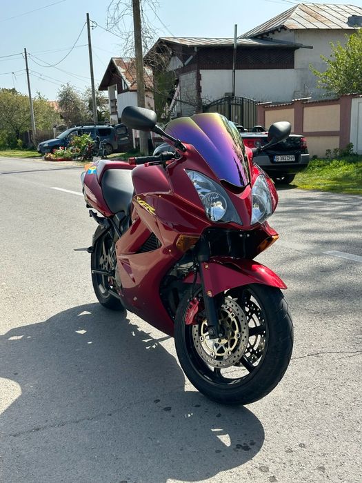 Honda vfr 800 din 2004