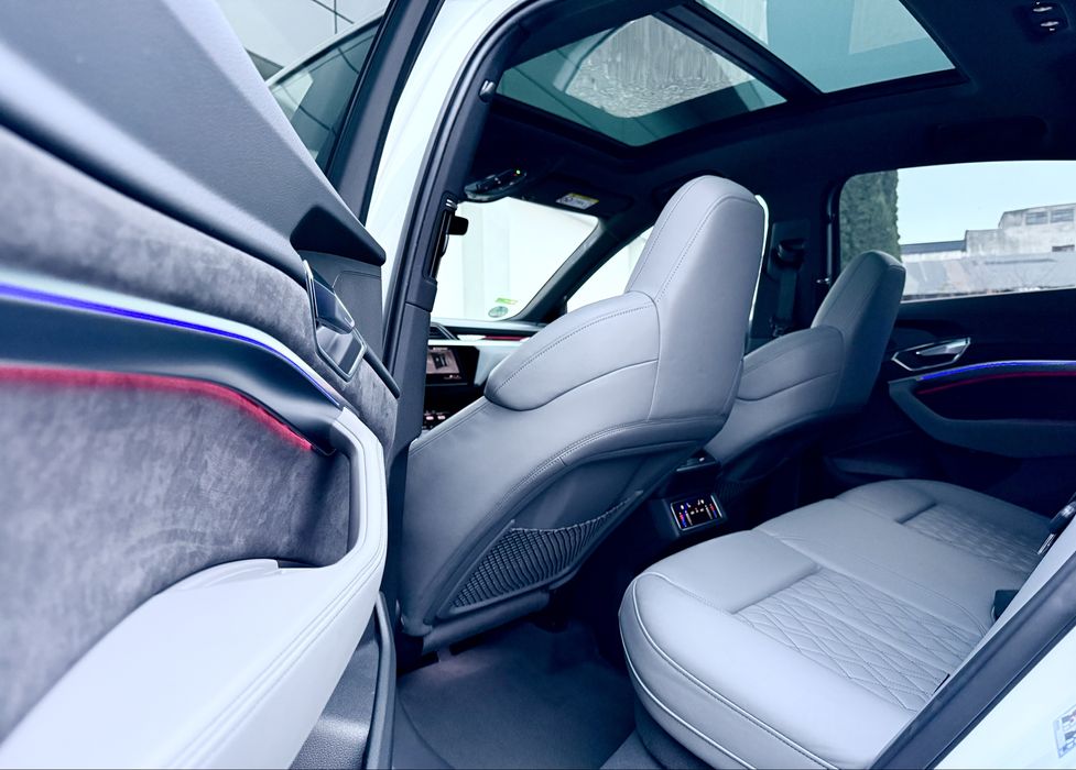 Audi Q8 E-tron,S line