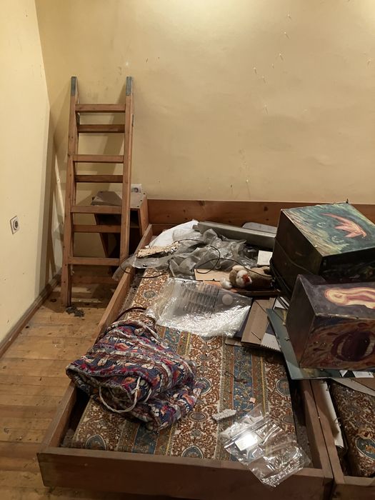 Две единични и едно двойно легло