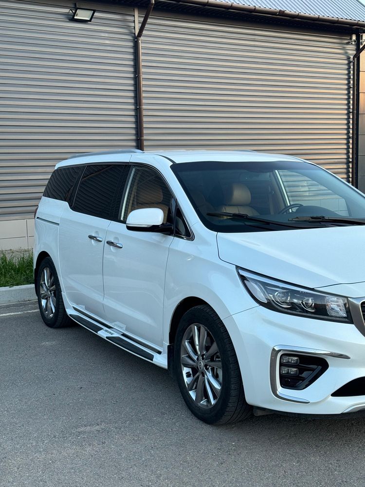 Kia Carnival 2019 в идеальном состоянии