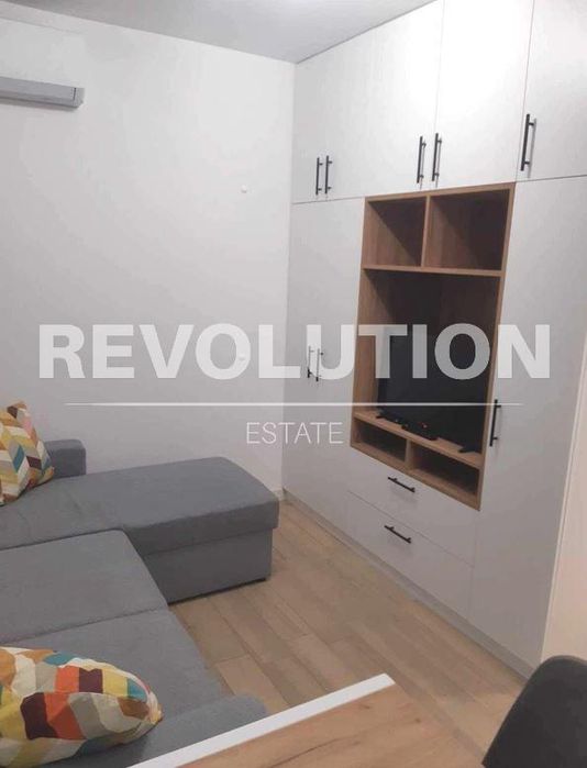 Едностаен апартамент в района на Цветен квартал!