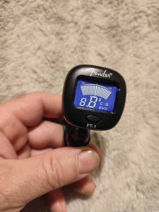 Fender тунер + 2 хармоники Hohner и Stagg – отлично състояние