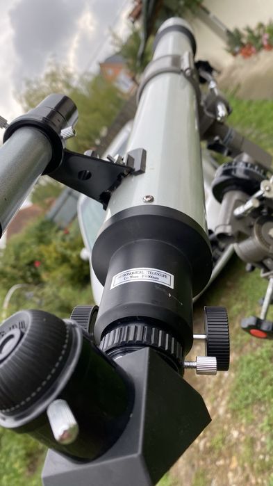 Telescop asteonomic refractor700/900mm montura ecuatoriala