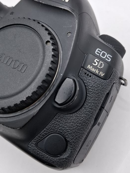 5D Mark IV body sotiladi