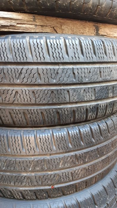 2 anvelope 225/65r16c iarnă marca Pirelli dot 2022,preț 200 lei bucata