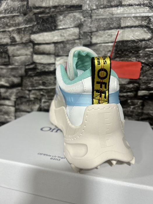 Adidasi Off-White Odsy 1000