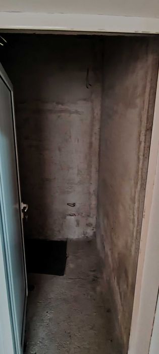 Самостоятелна сграда с навес и гараж-с.Войводово