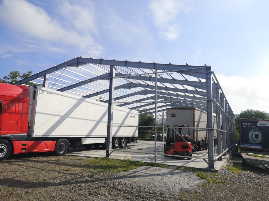 Vand hala pe structura metalica invelita cu panouri sandwich sau tabla