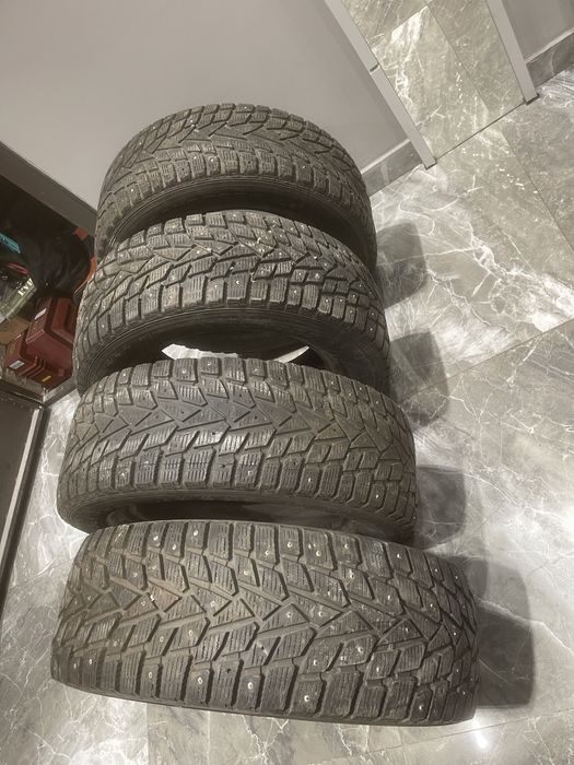 Продам зимнюю резину 285-60-R18