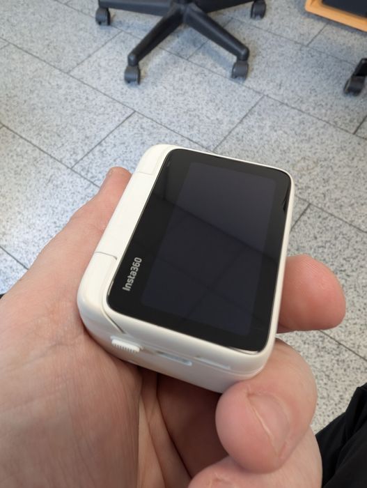 INSTA360 GO 3S 128gb ( plus accesorii)