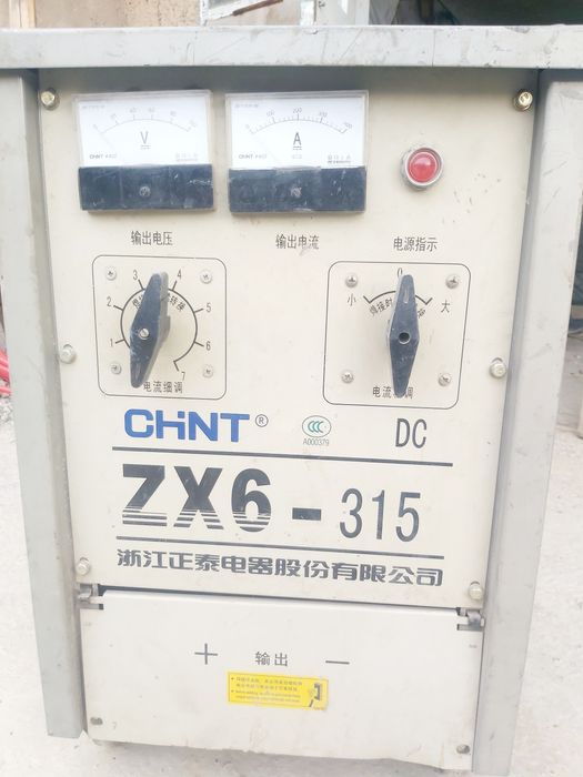 Это сварочный аппарат постоянного тока CHNT® ZX6-315. 
Представляет со