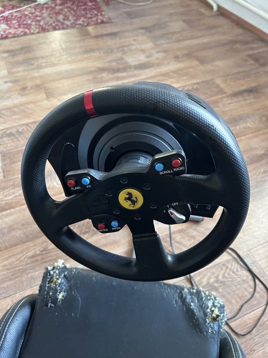 Продам игровое кресло руль playseat