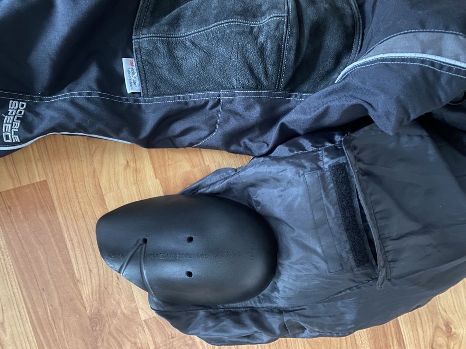 Pantaloni protectie ( moto)