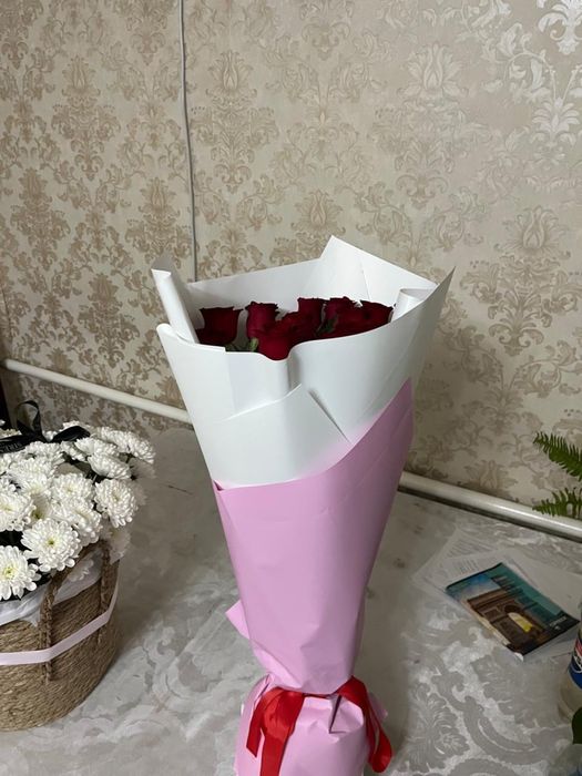 15штук қызыл розамен букет