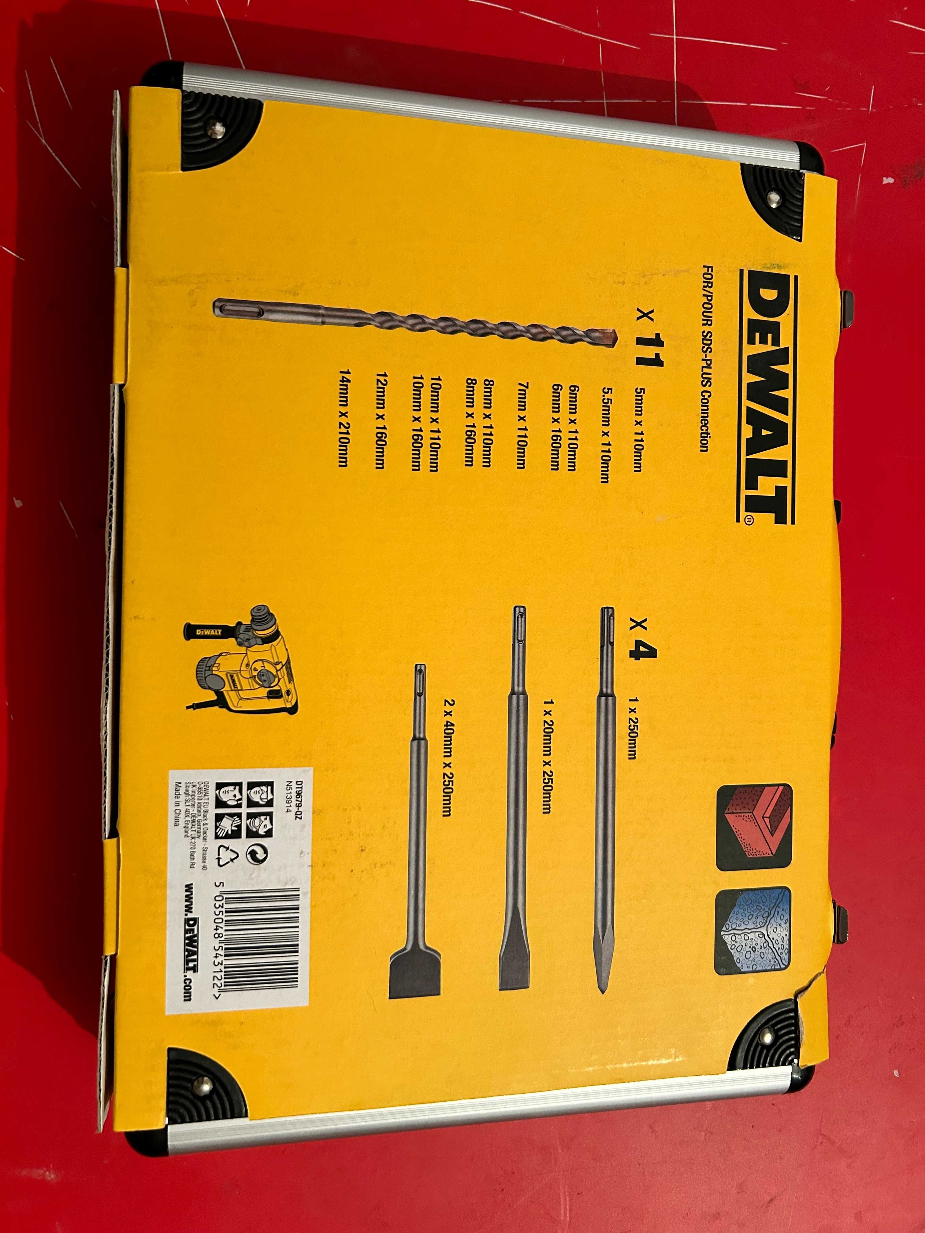 Set pentru gaurire si daltuire 15 accesorii in valiza Dewalt DT9679-QZ