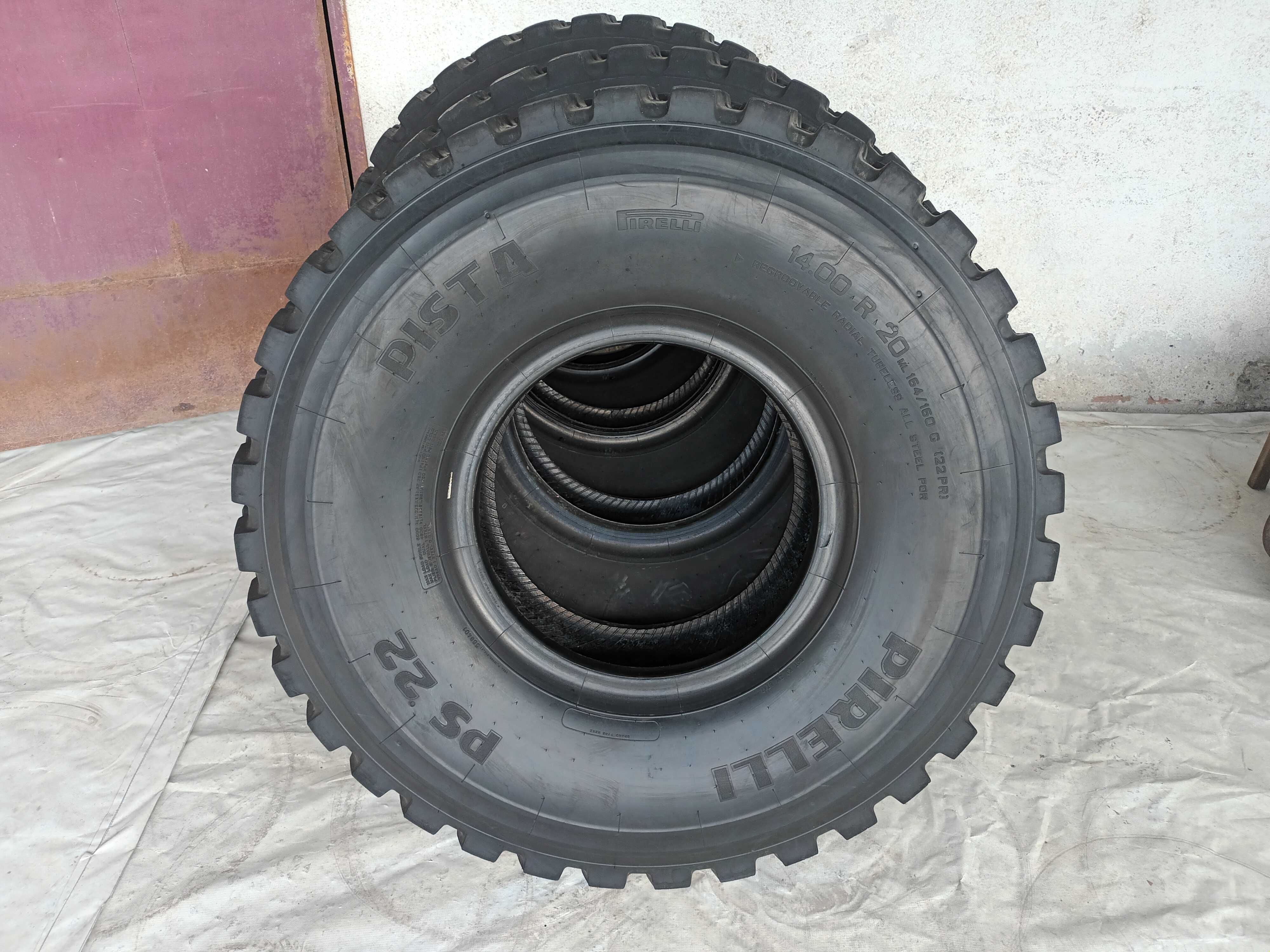 6 Тежкотоварни гуми 14.00R20 Pirelli PISTA PS22 164/160G 22PR M+S