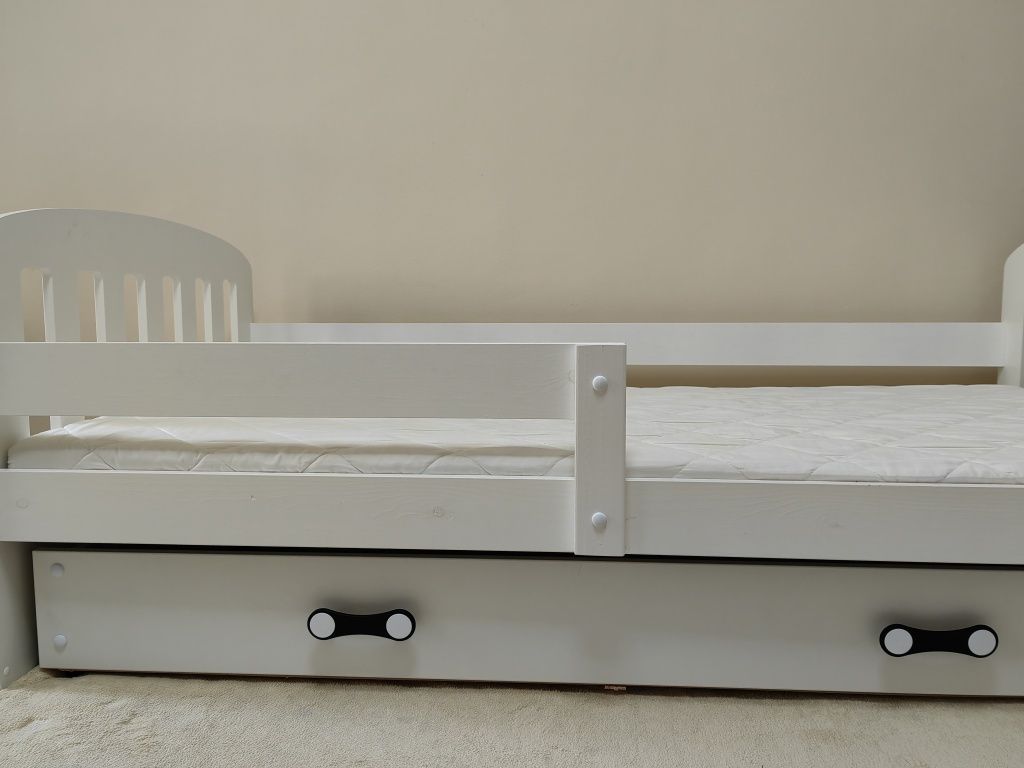 Детско дървено легло с шкаф и подматрачна рамка