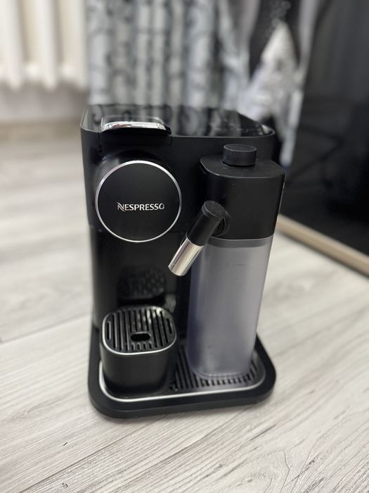 Aparat de cafea nespresso