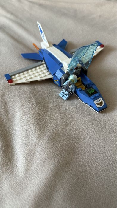 LEGO City Sky Police Parachute Arrest (Set 60208)