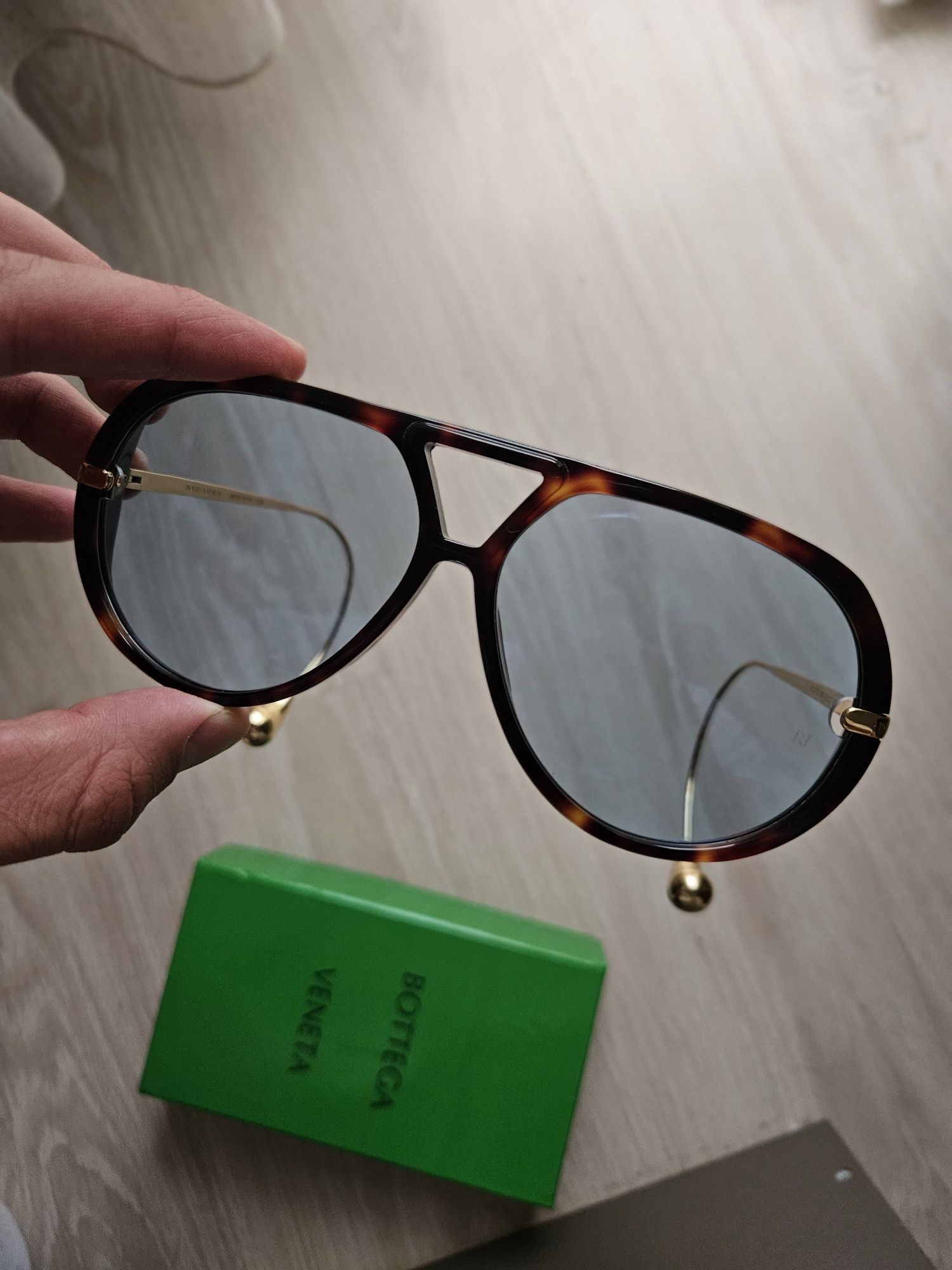 Bottega Veneta Aviator drop