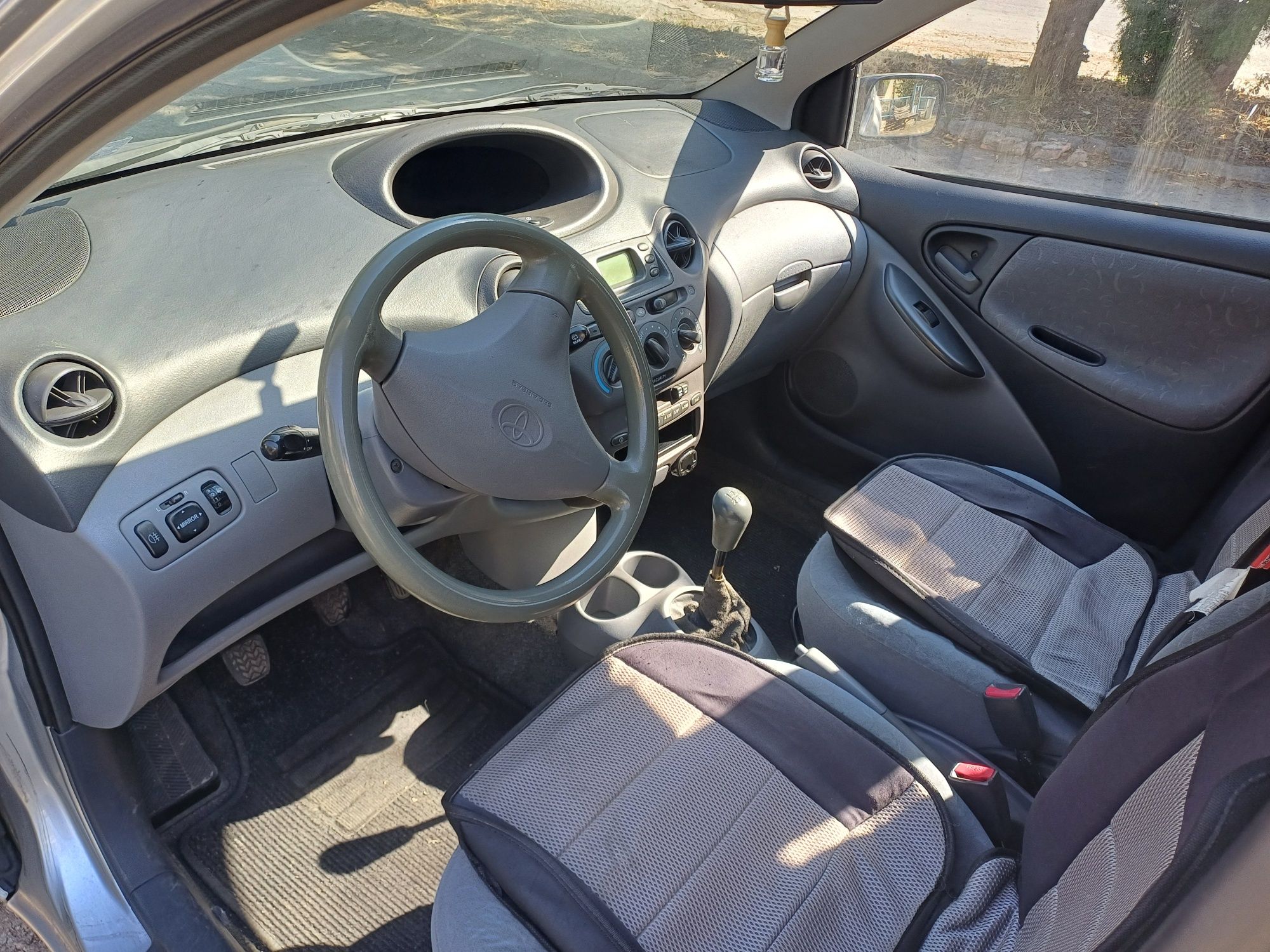 Toyota Yaris 2000