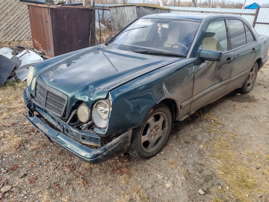 Продам Мерседес 210