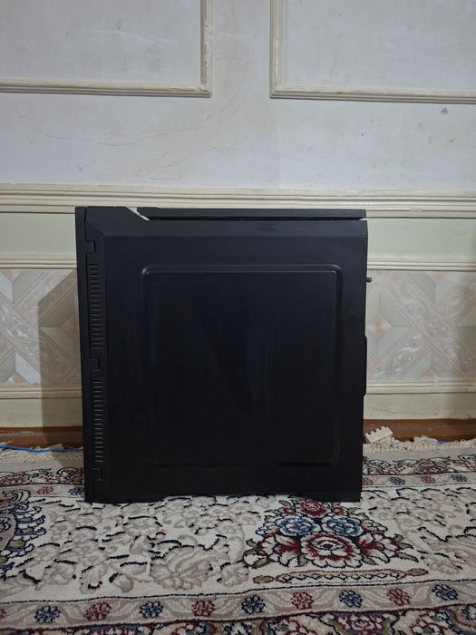 Пустой корпус для персонального компьютера. Deepcool