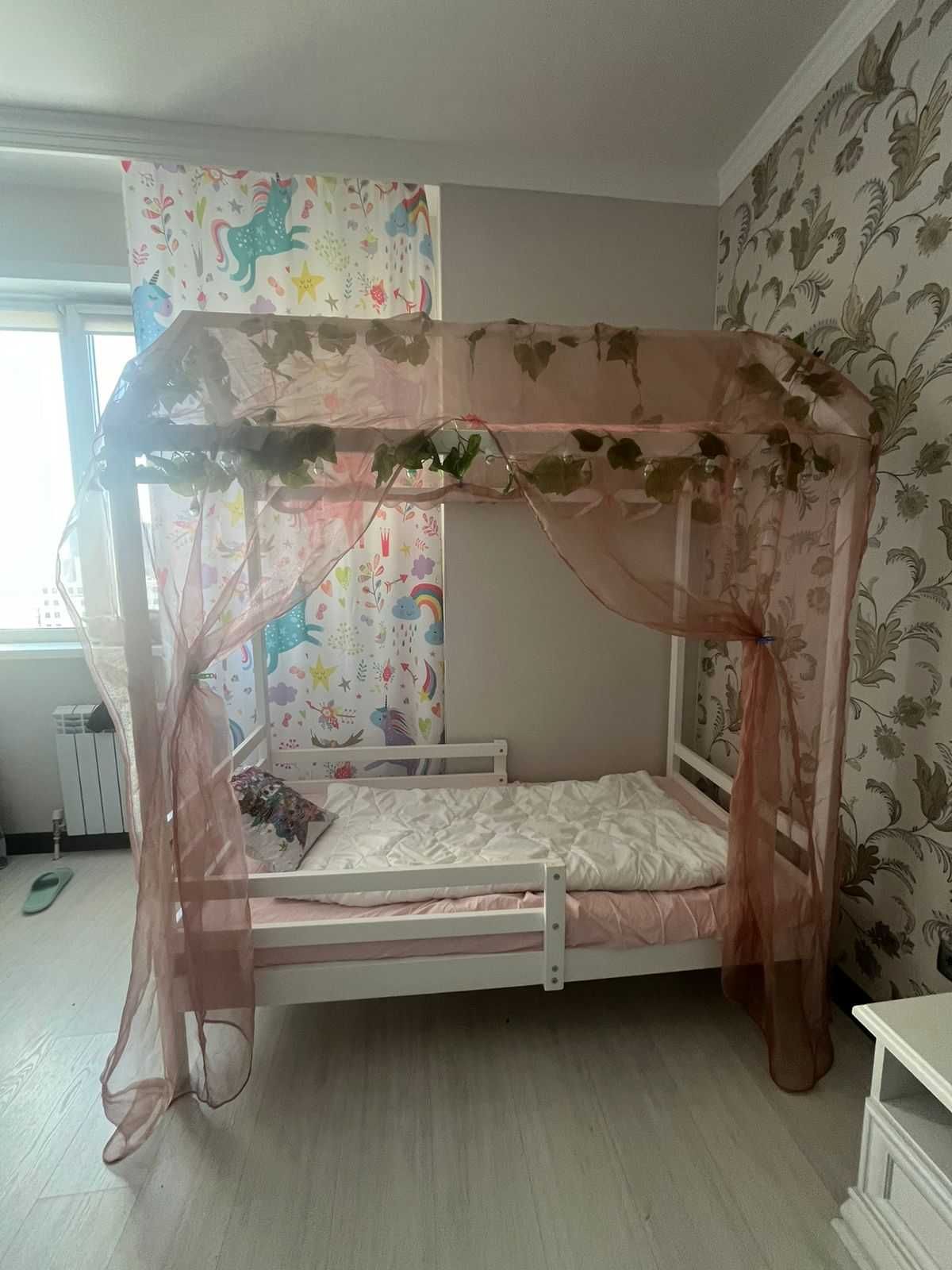 Продам детскую кровать из дерева березы и сосны, производство Россия