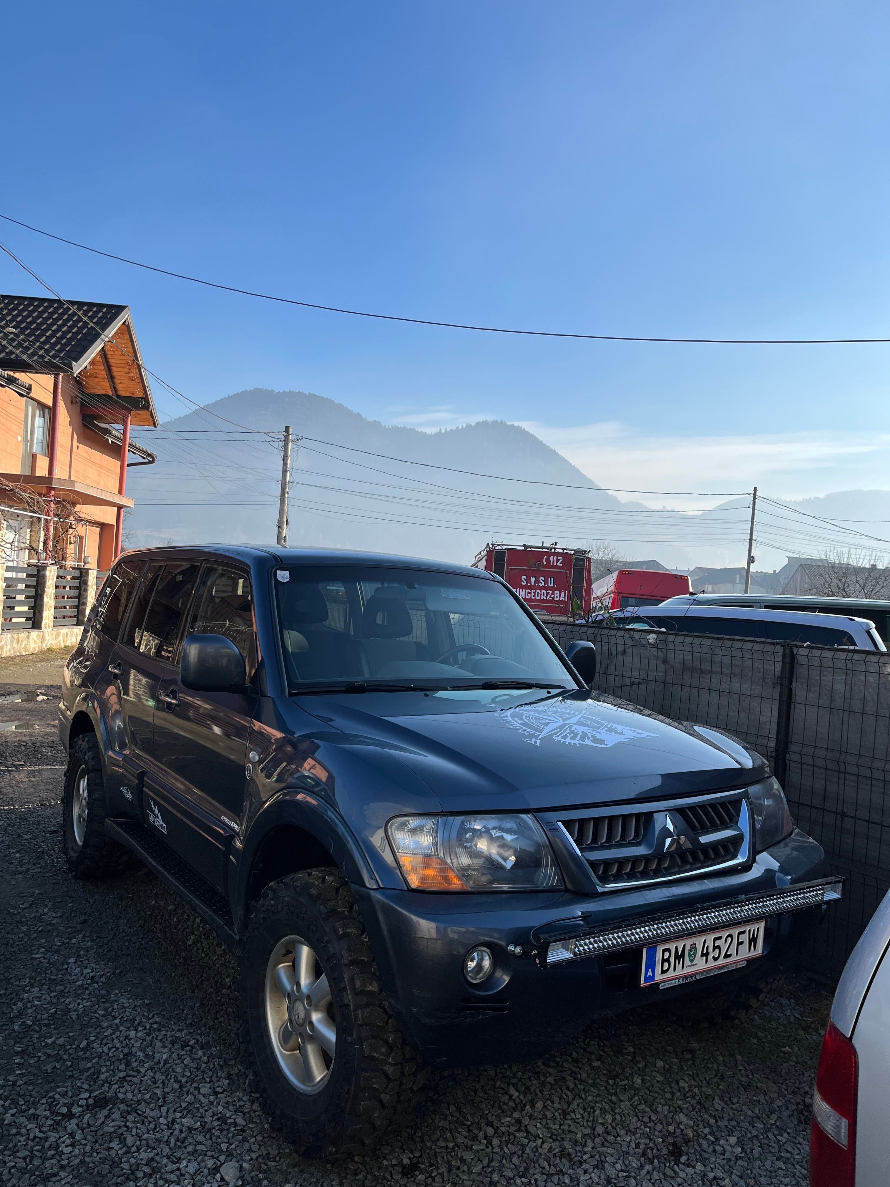 Mitsubishi Pajero Wagon 3,2 din anul 2006.