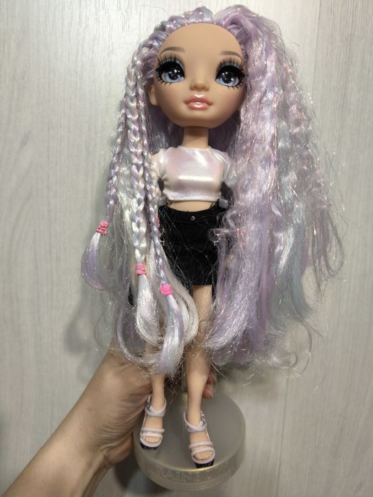 Rainbow High с подставкой