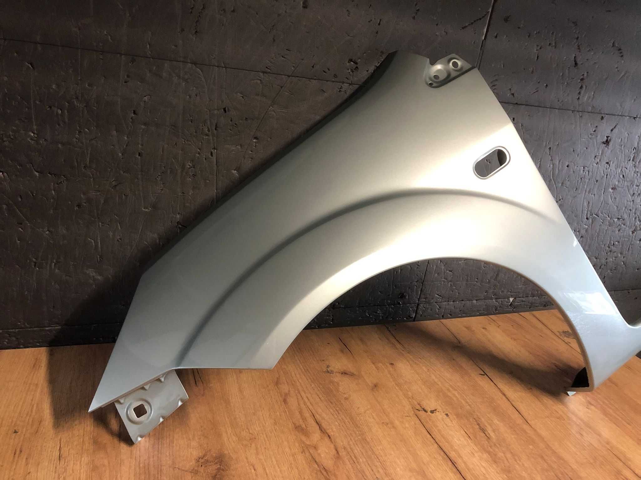 Aripa Fata Stanga Ford Fiesta 2002-2008 (3HRC (Verde))