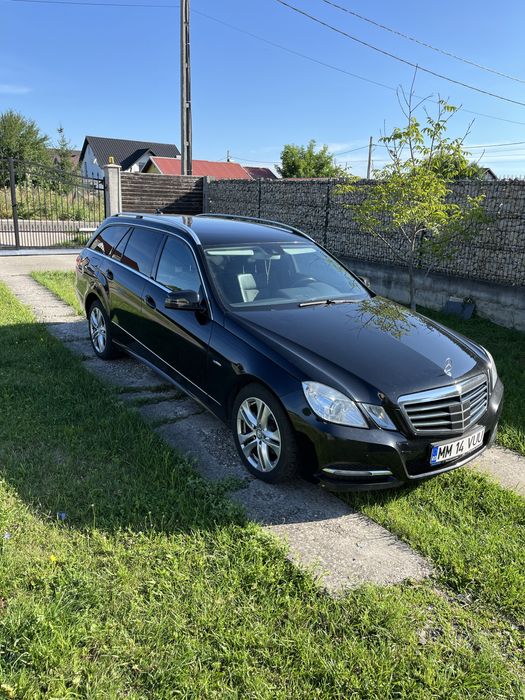 Vând  Mercedes E class