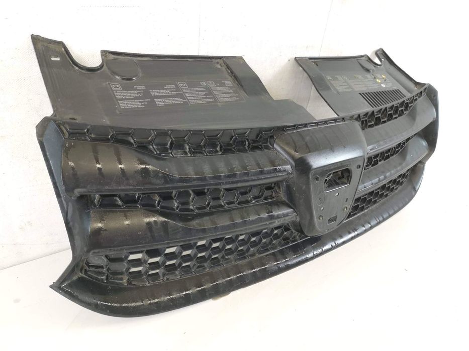 Grila Radiator Dacia  Logan 2 2013 2014 2015 2016 Originala In Stare B