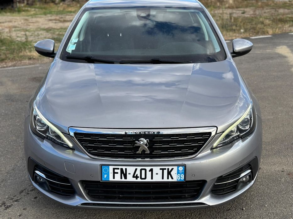 Vand Peugeot 308 1.2benzina 130cp automat 2020