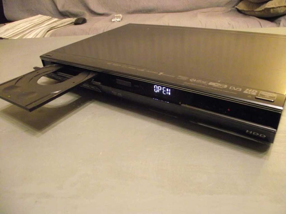 Hard disk recorder with 3D Blu-ray Combi TUNER HD